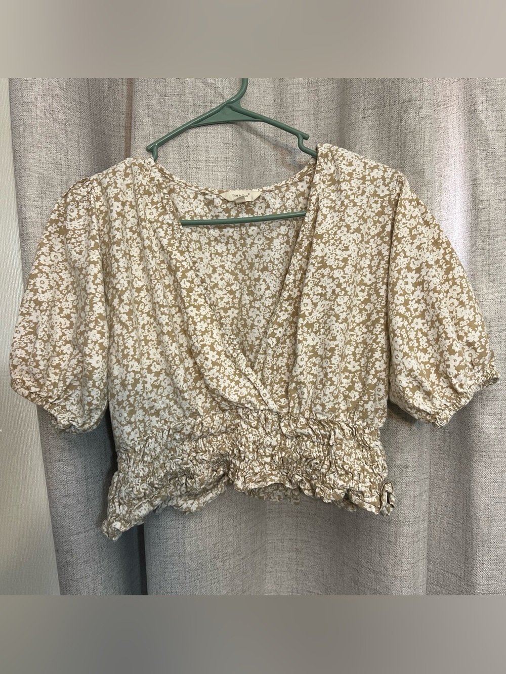 Sim & Sam Tan White Floral Puff Sleeve Crop Synched Band - Size L